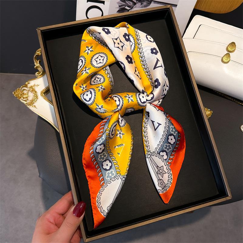 ผ้าพันคอสี่เหลี่ยมขนาด 70 ซม.  - Ascot Neck Scarf บทวิจารณ์และราคา